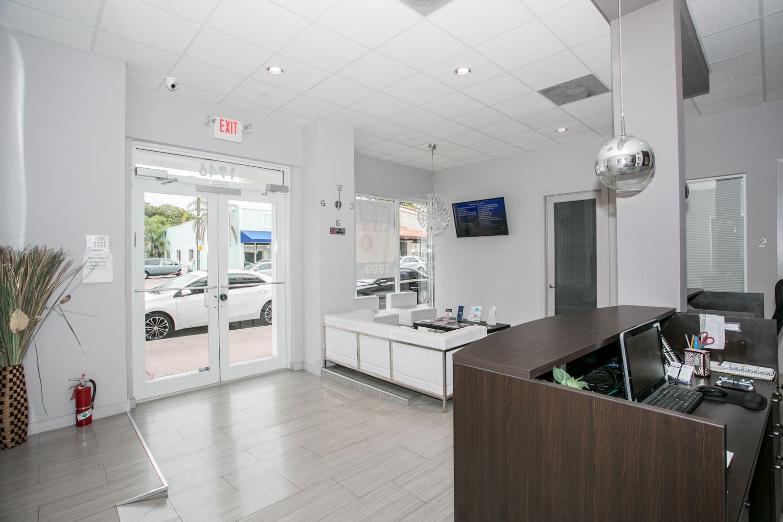 Reception desk that handles mail for virtual office clients